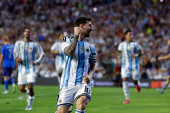 Argentina pobedila, Mesi briljirao: Čim je ušao sa klupe, za 45 sekundi, dao je i gol! (VIDEO)