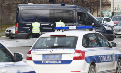 Horor u Surčinu! Mladiću polomili lobanju, lekari mu se bore za život