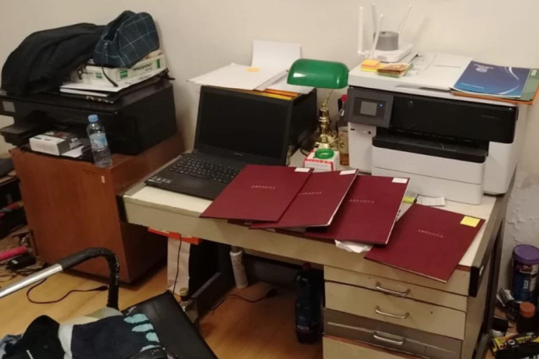 Nove informacije o hapšenjima u Pazaru: Štampali lažne diplome i svedočanstva, zaradili milione
