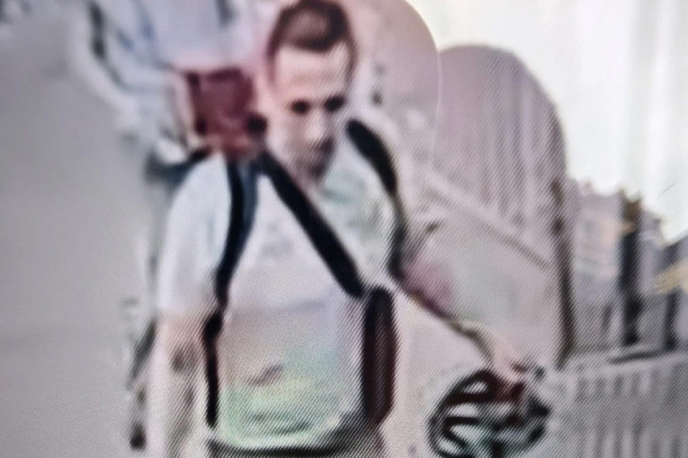 Ko je muškarac ubijen ispred policijske stanice u Barsi? Istražuje se veza sa Balkanom, objavljena slika napadača (FOTO)