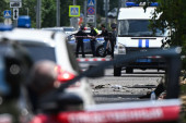 Filmski scenario u prestonici: Devojčica preuzela eksploziv iz skrovišta, dečak ga postavio na vozilo