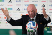 "Kuva" pred početak Mundijala: Infantino morao da odgovori na pitanje "da li vas je imalo sramota?" (VIDEO)