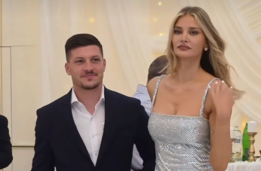 "Motka, kao da će da se slomi!" Sofiju Milošević "razapeli" na mrežama zbog izgleda (FOTO/VIDEO)