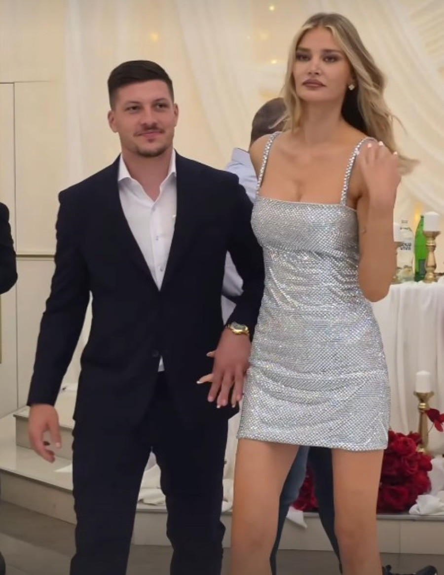 Koliko su visoki Sofija Milošević i Luka Jović? Manekenka dominira na štiklama, a evo koja je razlika!