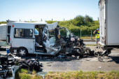 Scene strave na auto-putu ka Novom Sadu! Stravičan lančani sudar paralisao celu deonicu!