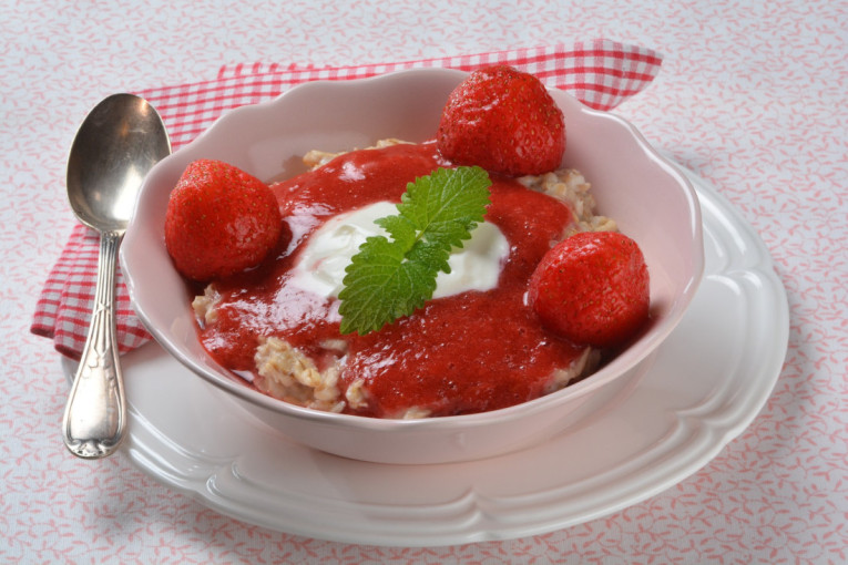 Recept za pire od jagoda koji traje mesecima: Potrebna su vam samo tri sastojka i pet minuta vremena