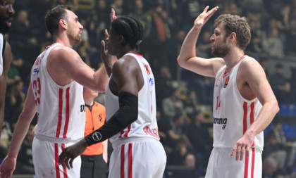 Olimpijakos vlada i Grčkom: Crveno-beli u napetoj majstorici pobedili i najvećeg rivala