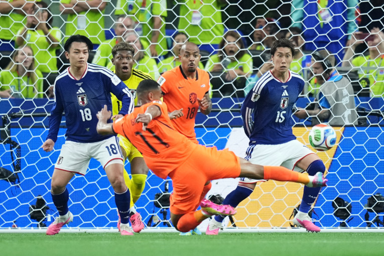 Holandija - Japan: Suzuki postaje noćna mora za Malena!