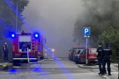 Posle više od osam sati lokalizovan požar na Novom Beogradu: Drama trajala od jutros, tri vatrogasca povređena