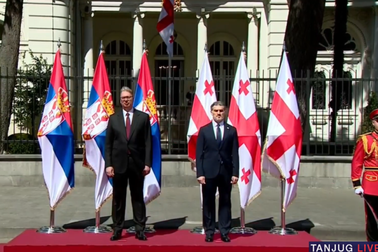 Svečani doček za predsednika Vučića u Tbilisiju! (FOTO/VIDEO)