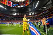 Vozinja zaustavio "furiju" i ušao u istoriju svetskog fudbala (FOTO)