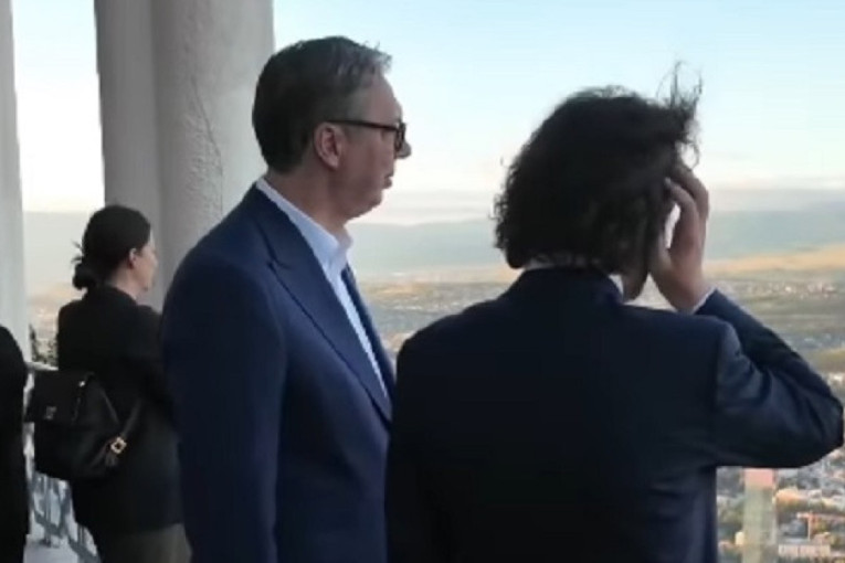 Vučić se provozao žičarom u Tbilisiju: Sada razumem... (VIDEO)