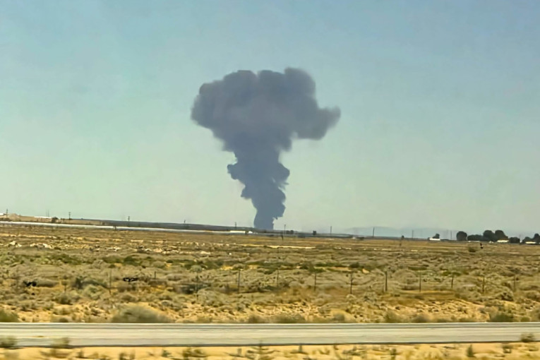 Pao američki ponos! Osam članova posade poginulo u padu američkog bombardera (VIDEO)