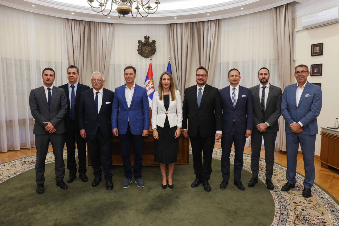 Potpisano! Vlada Srbije i mađarski MOL potpisali akcionarski ugovor o upravljanju NIS-om