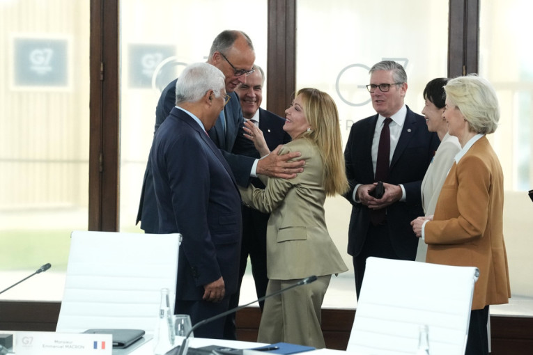 Đorđa Meloni obradovala lidere G7 dobrom vešću: Ceo razgovor neplanirano snimljen (VIDEO)