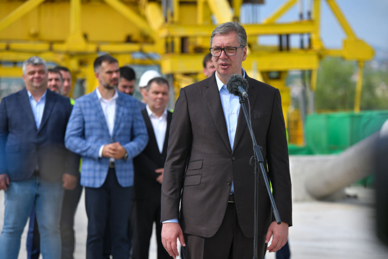 Istorijski trenutak na Dunavu: Vučić na Fruškogorskom koridoru - moralo je makar godinu brže (VIDEO/FOTO)