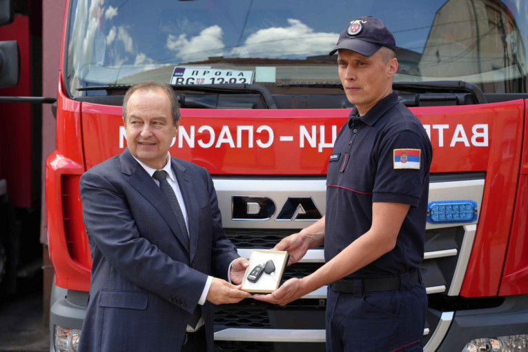 Srbija diže odbranu od požara! Helikopter stiže u Niš, dronovi kreću u potragu za vatrom!