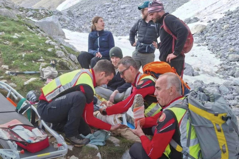 Drama na Durmitoru: Belgijanac povređen tokom planinarenja, sa nepristupačnog terena izvlačili ga spasioci i helikopter (FOTO)