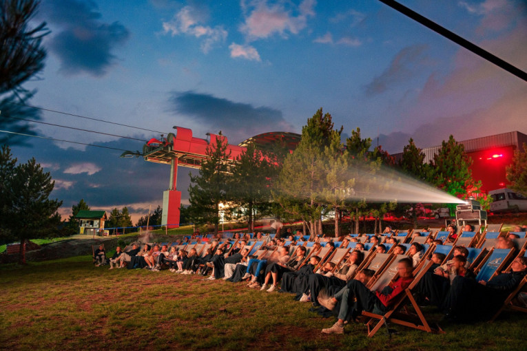 Međustanica kod Ribničkog jezera postaje nova letnja atrakcija Zlatibora: Bioskop pod zvezdama, eko igralište i Ethno Vibe festival