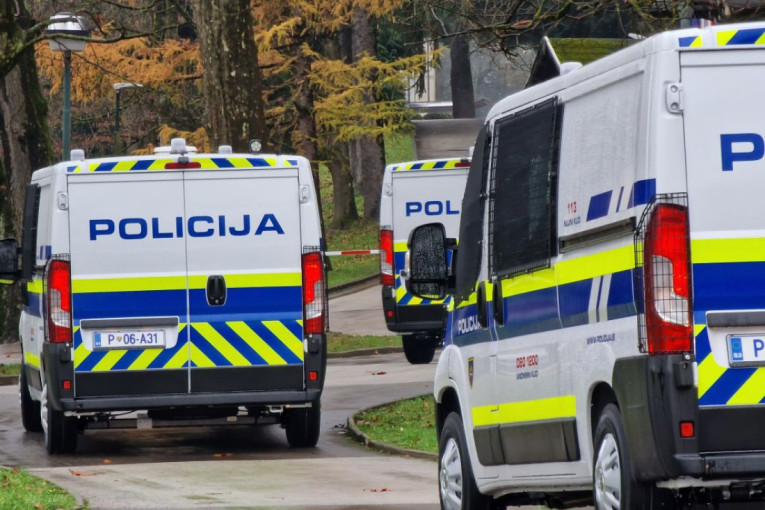 Cetinjanin tukao svog psa, pa uhapšen: Brza reakcija policije nakon prijave, sve se videlo na snimku
