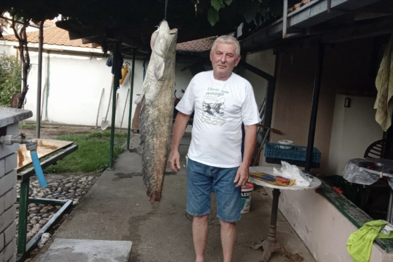 Dragan upecao soma kapitalca  u Zapadnoj Moravi: Borba da ga izvuče trajala dva sata (FOTO)