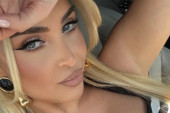 Au, kakav dekolte! Maja Berović opalila vruć selfi, pa usijala mreže! (FOTO)