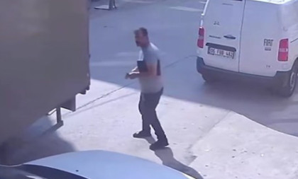 Pekar postao heroj u sekundi: Video kamion bez vozača, pa izveo potez koji je sprečio katastrofu (VIDEO)