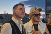 "Amadeus" i "Tropiko bend" opšti šou napravili u Nišu: Palo i gaženje klavijature! (VIDEO)