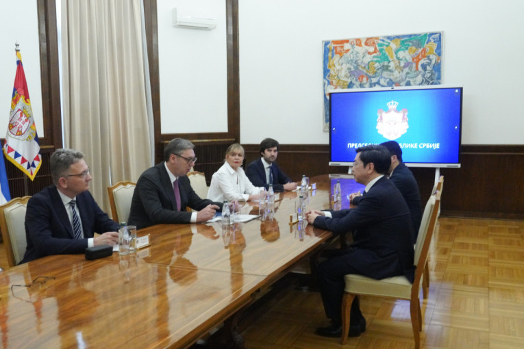 Vučić se sastao sa jednim od najvećih stručnjaka za AI: Predsednik razgovarao sa Kaj-Fu Lijem! (FOTO/VIDEO)