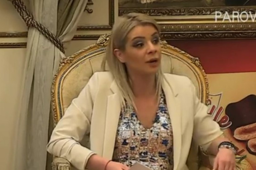 Evo kako danas izgleda Anđela Lakićević: Vodila je "Parove", a onda nestala iz javnosti! (FOTO)