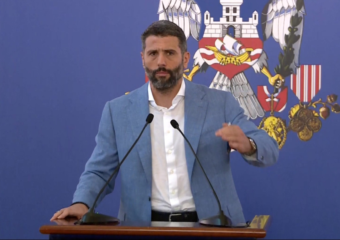Šapić predlaže da naredne godine đačka pomoć bude u više rata! Ne odustaje se od nabavke novih tramvaja (VIDEO)