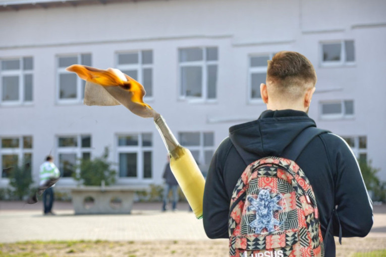 Đak pokušao da zapali školu Molotovljevim koktelima: Hteo da spreči roditeljski, sam otišao u policiju kad je shvatio da se obruč steže