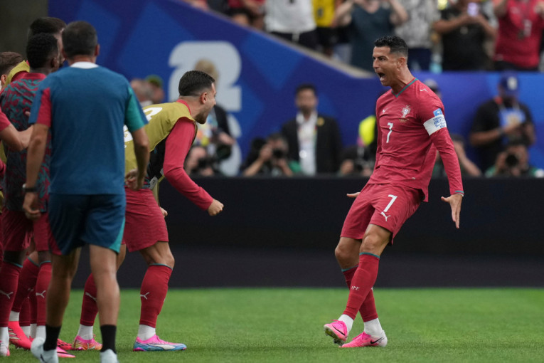 Portugal - Uzbekistan: Ronaldov ekspresni gol za prednost Selesaoa