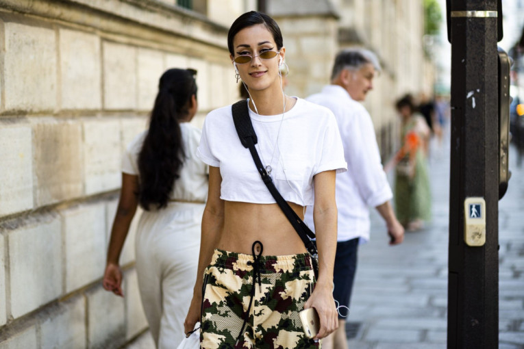 Leto 2026 donosi modne favorite: Šest modela pantalona koje ćemo svi nositi (FOTO)