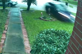 Horor u Americi: Žena poginula kada se Tesla kojom je upravljao autopilot zakucala u njenu kuću (VIDEO)