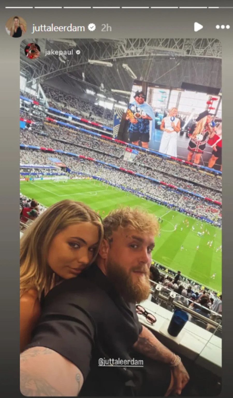 Najlepša sportistkinja stigla na Mundijal: Prisustvovala je istoriji, tribine su gorele zbog nje! (FOTO)