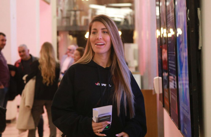 "Lepo sam je zamolila da se smiri!" Ana Nikolić zagrmela na Jelenu - tek Radanovića kako je nazvala (FOTO)