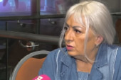 Autorka brojnih hitova ostala bez krova nad glavom: Brak joj se raspao zbog pevačice, a ona joj je pomogla!