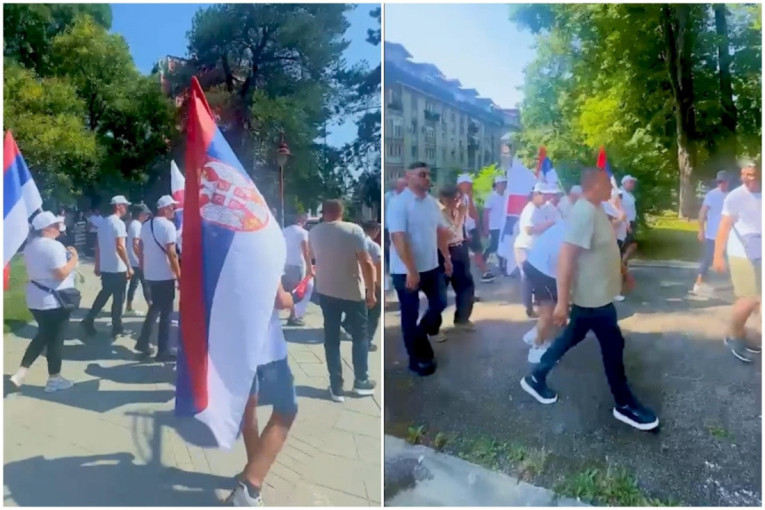 I iz Aranđelovca peške krenuli na skup 27. juna u Beogradu