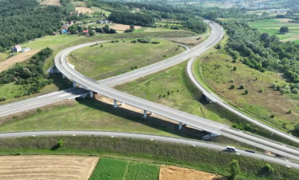 Od devet sati kreće saobraćaj na novoj deonici autoputa: Vučić najavio završetak Moravskog koridora i besplatnu putarinu do 1. jula