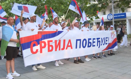 Pešice ka Beogradu: Učesnici skupa "Srbija, jedna porodica" stigli u Lazarevac (FOTO/VIDEO)