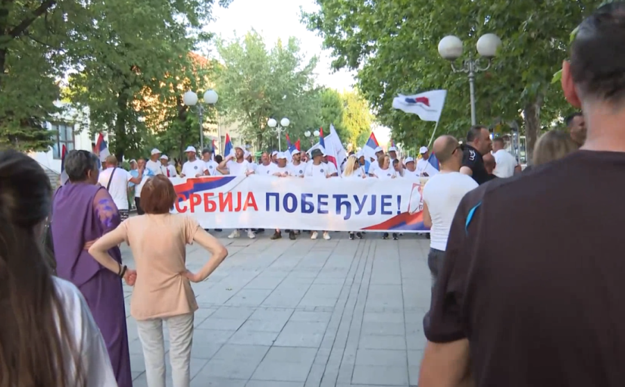 Pešice ka Beogradu: Učesnici skupa "Srbija, jedna porodica" stigli u Lazarevac (FOTO/VIDEO)