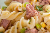 Recept dana: Osvežavajuća pasta salata sa tunjevinom koja će postati vaš omiljeni letnji ručak