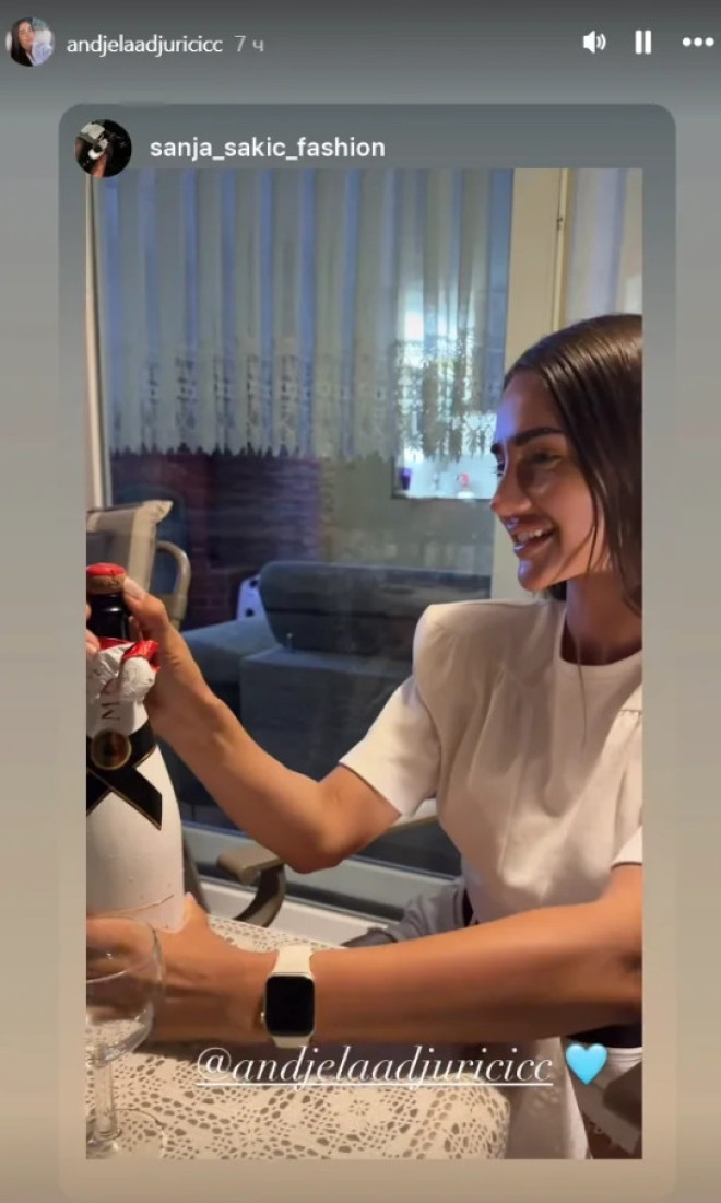 Umešala se još jedna devojka: Anđela slavi, Gastoz uživa, a onda je došla ona (FOTO)