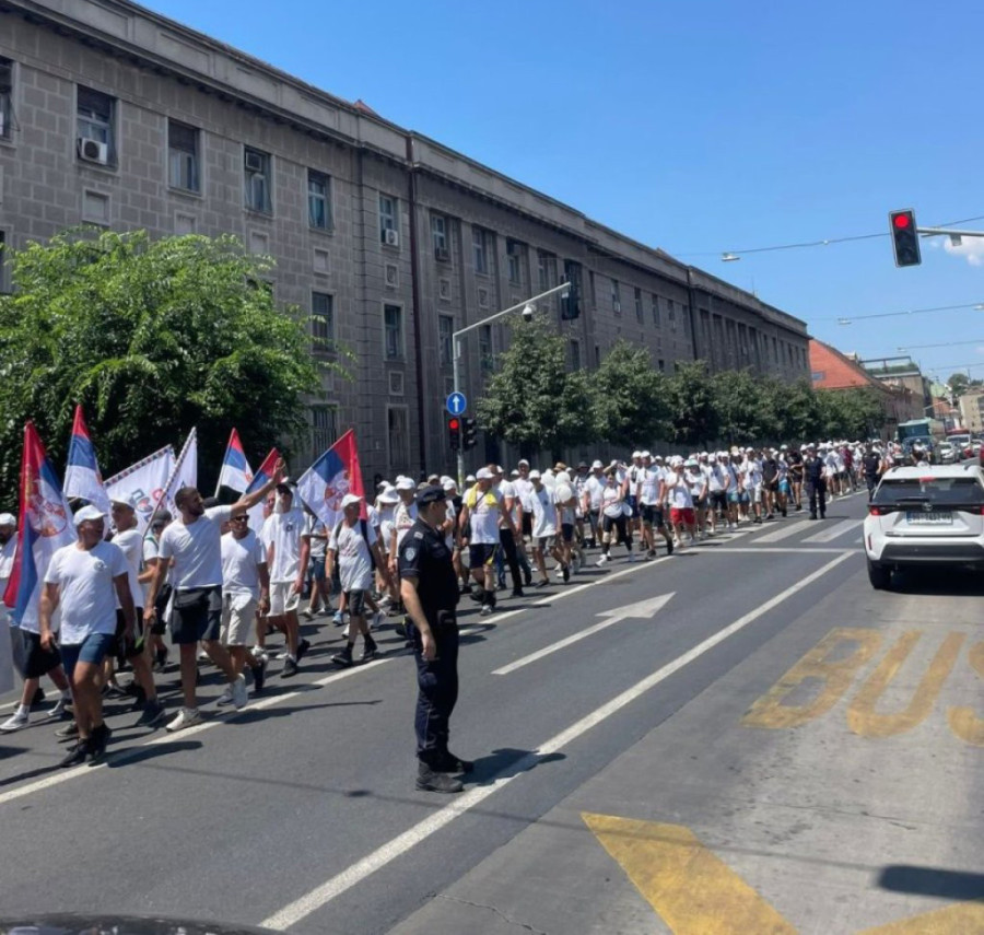 Završen skup "Srbija jedna porodica": 207.000 ljudi podržalo predsednika Vučića (FOTO/VIDEO)