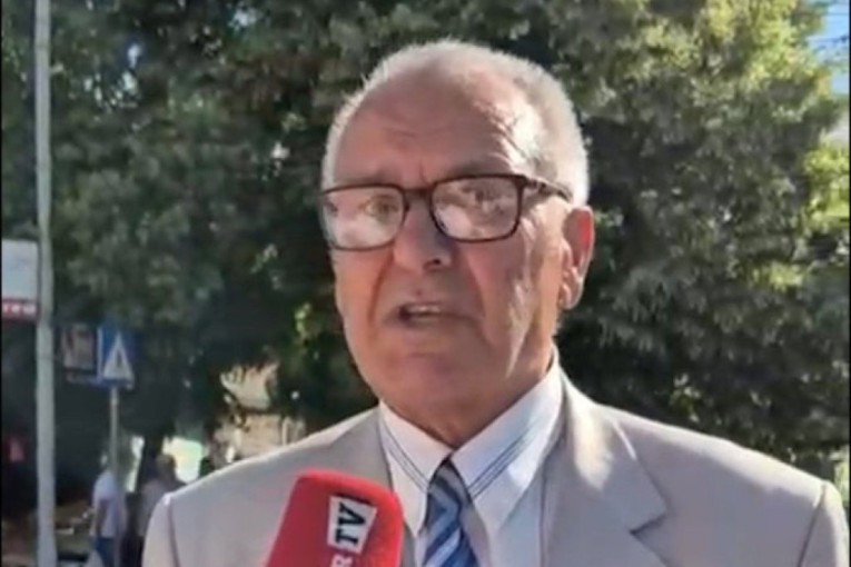 "Ili neka se opasulji ili nije više Parandilović!" Deka opozicionog lidera stao pred kamere, bez dlake na jeziku! (VIDEO)
