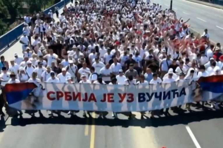 Završen skup "Srbija jedna porodica": 207.000 ljudi podržalo predsednika Vučića (FOTO/VIDEO)