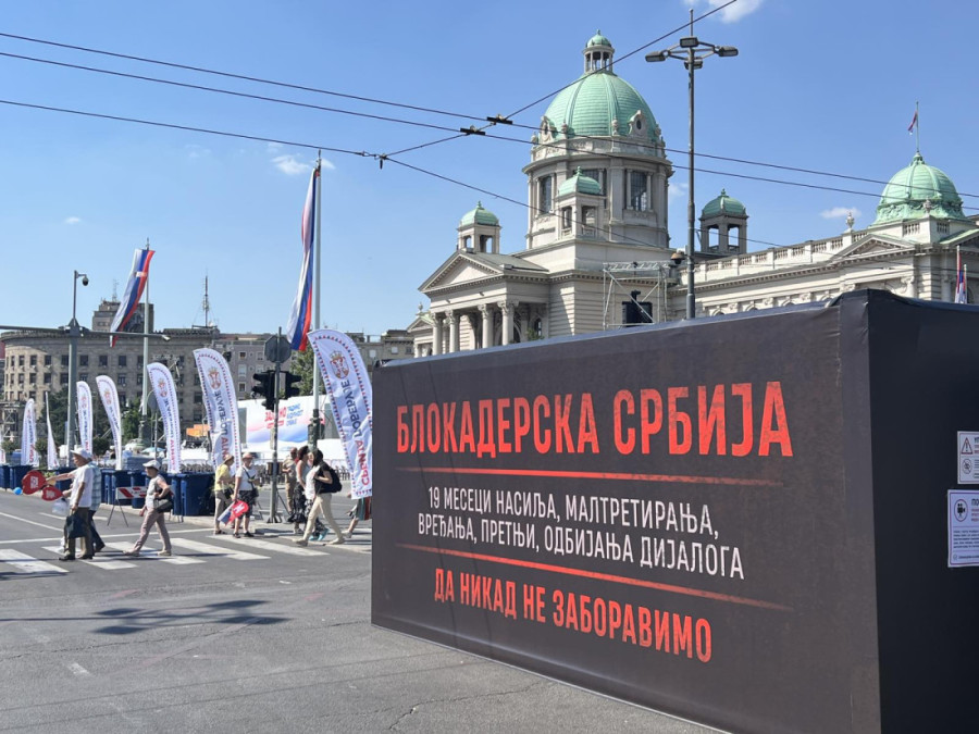 Završen skup "Srbija jedna porodica": 207.000 ljudi podržalo predsednika Vučića (FOTO/VIDEO)