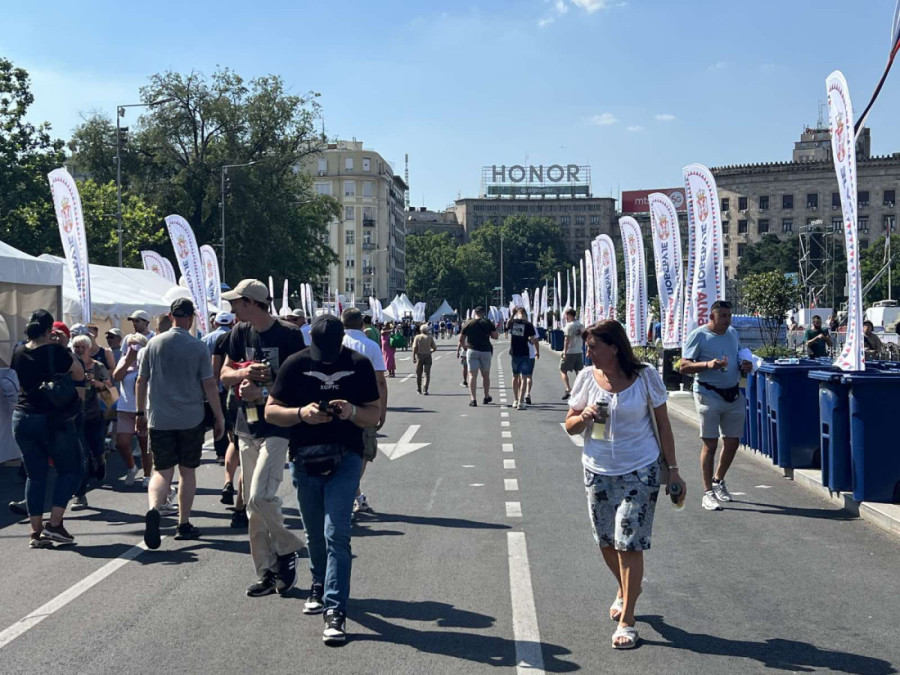 Završen skup "Srbija jedna porodica": 207.000 ljudi podržalo predsednika Vučića (FOTO/VIDEO)
