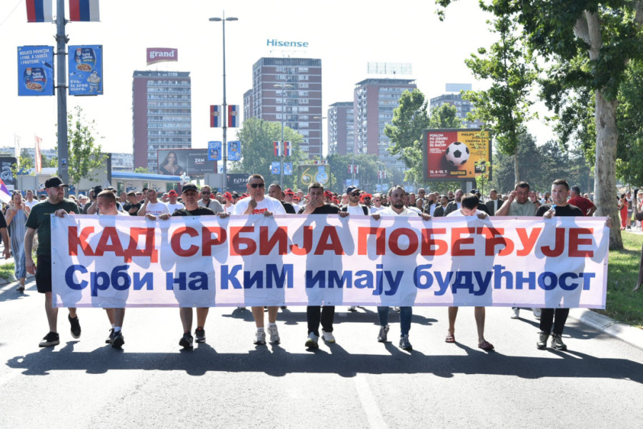 Više od 5.000 Srba sa KiM stiglo u Beograd: Petković poručio da samo jaka Srbija garantuje budućnost naroda (FOTO/VIDEO)